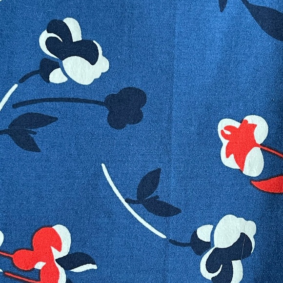 BODENUSA PANTS. SIZE 6. Beautiful royal, navy, red and white floral print. - Picture 7 of 11